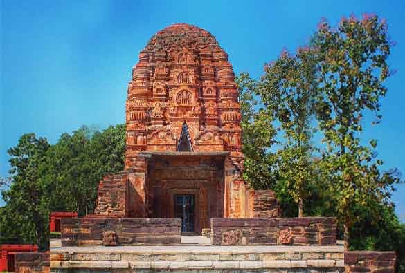 Garden view of Lakshman Temple