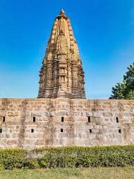 Mid-day view of Javari Temple