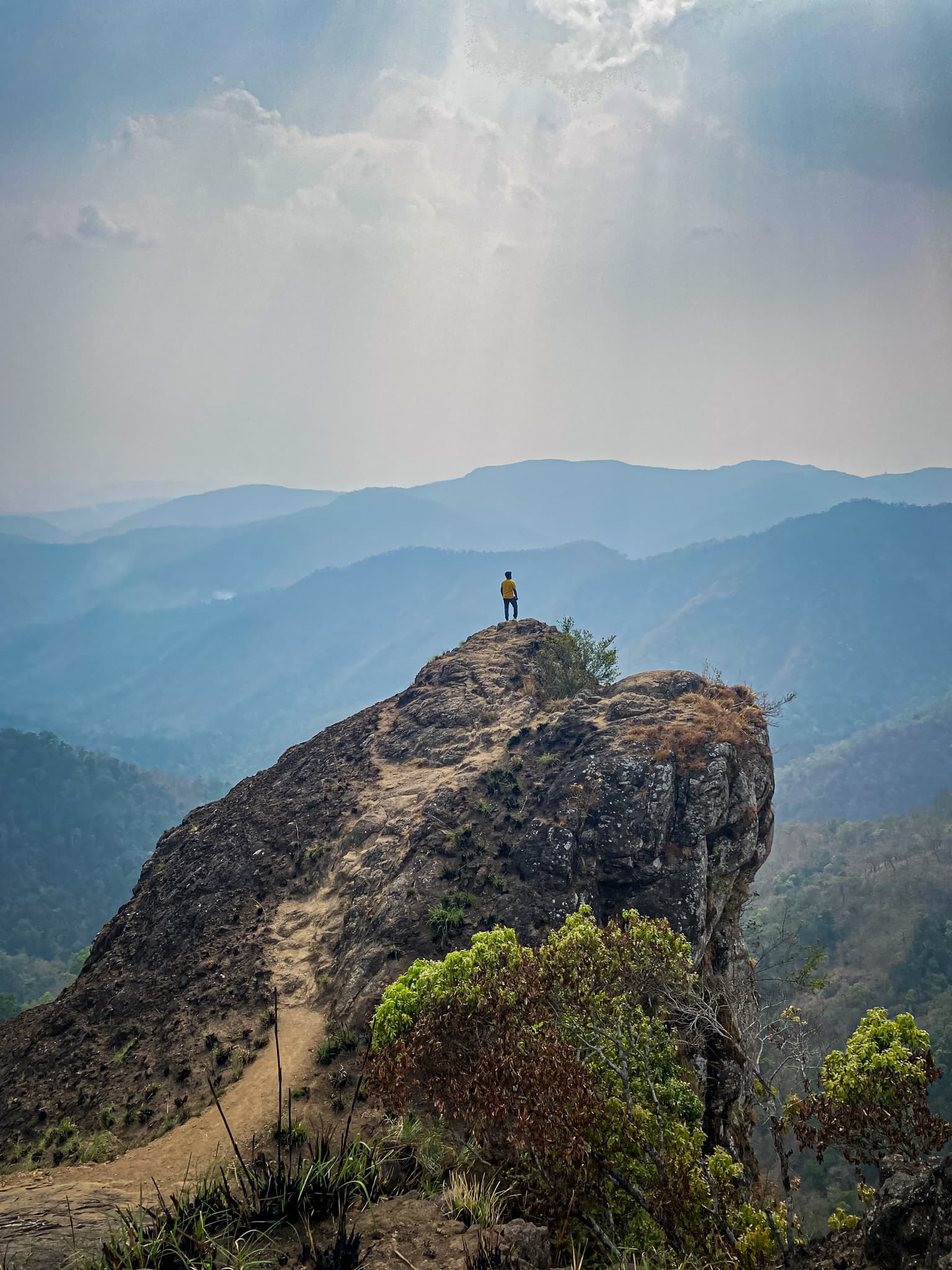 Parunthumpara eagle rock view point, thekkady