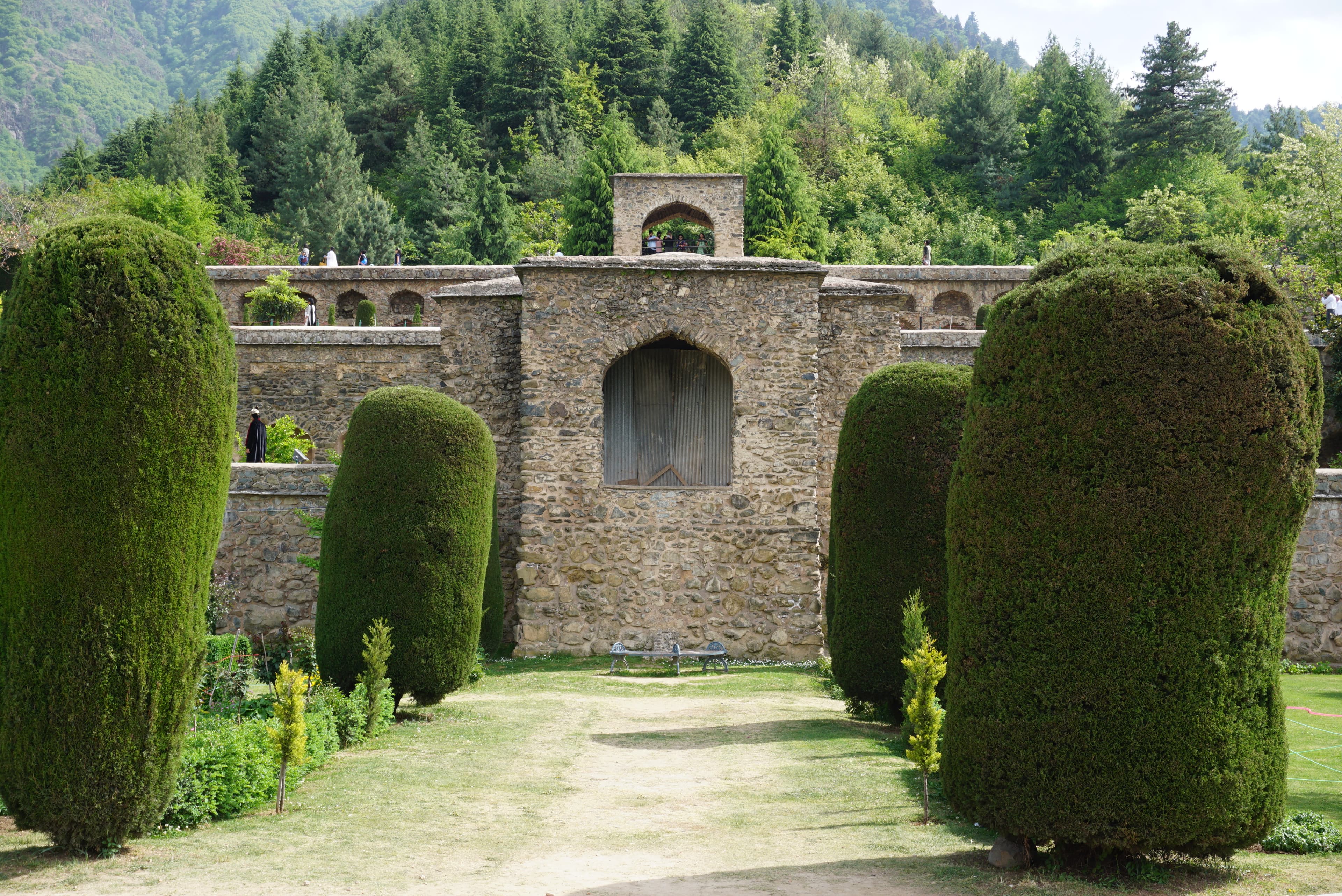 Pari Mahal Entrance