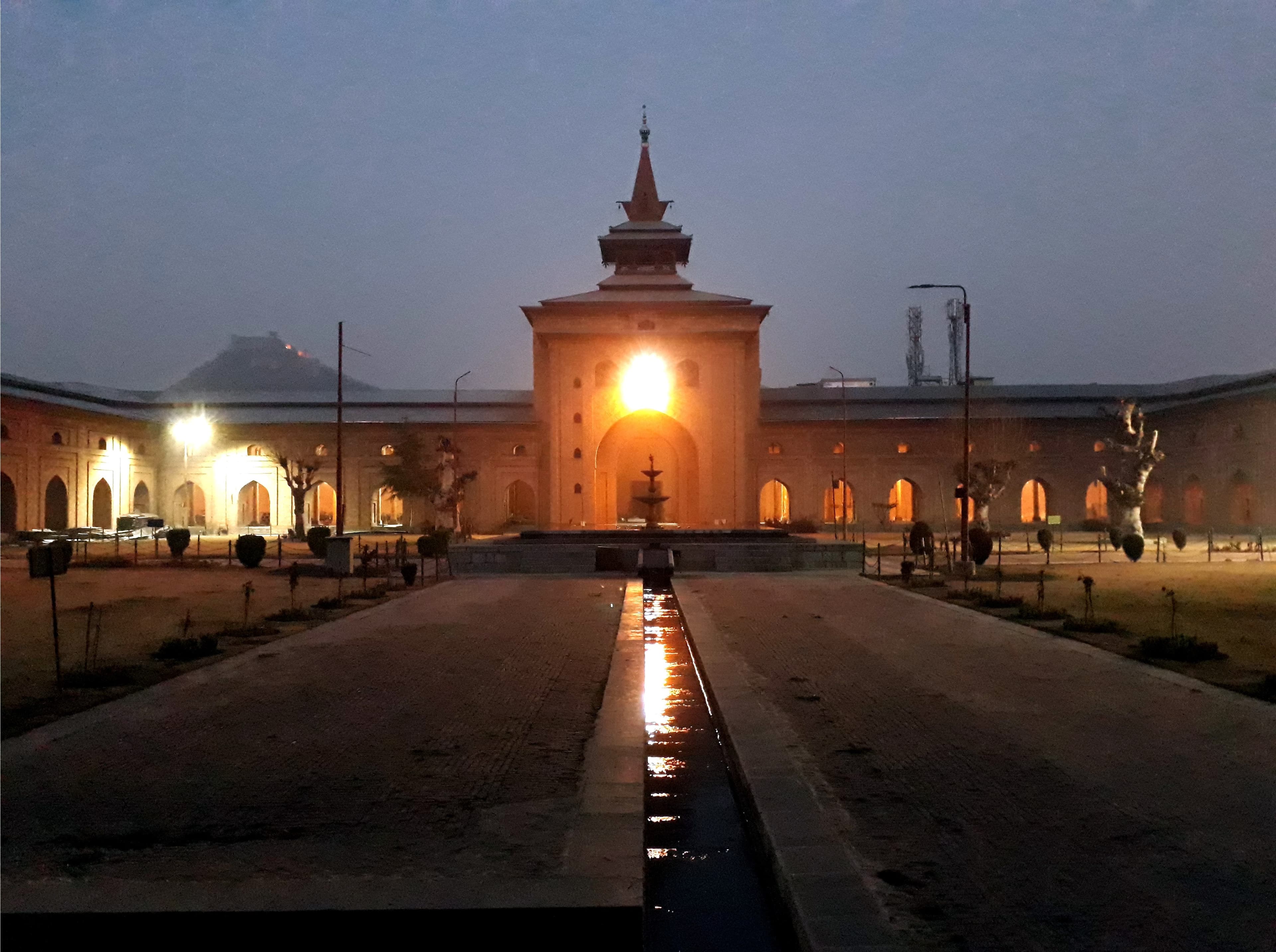 Jamai Masjid at night 