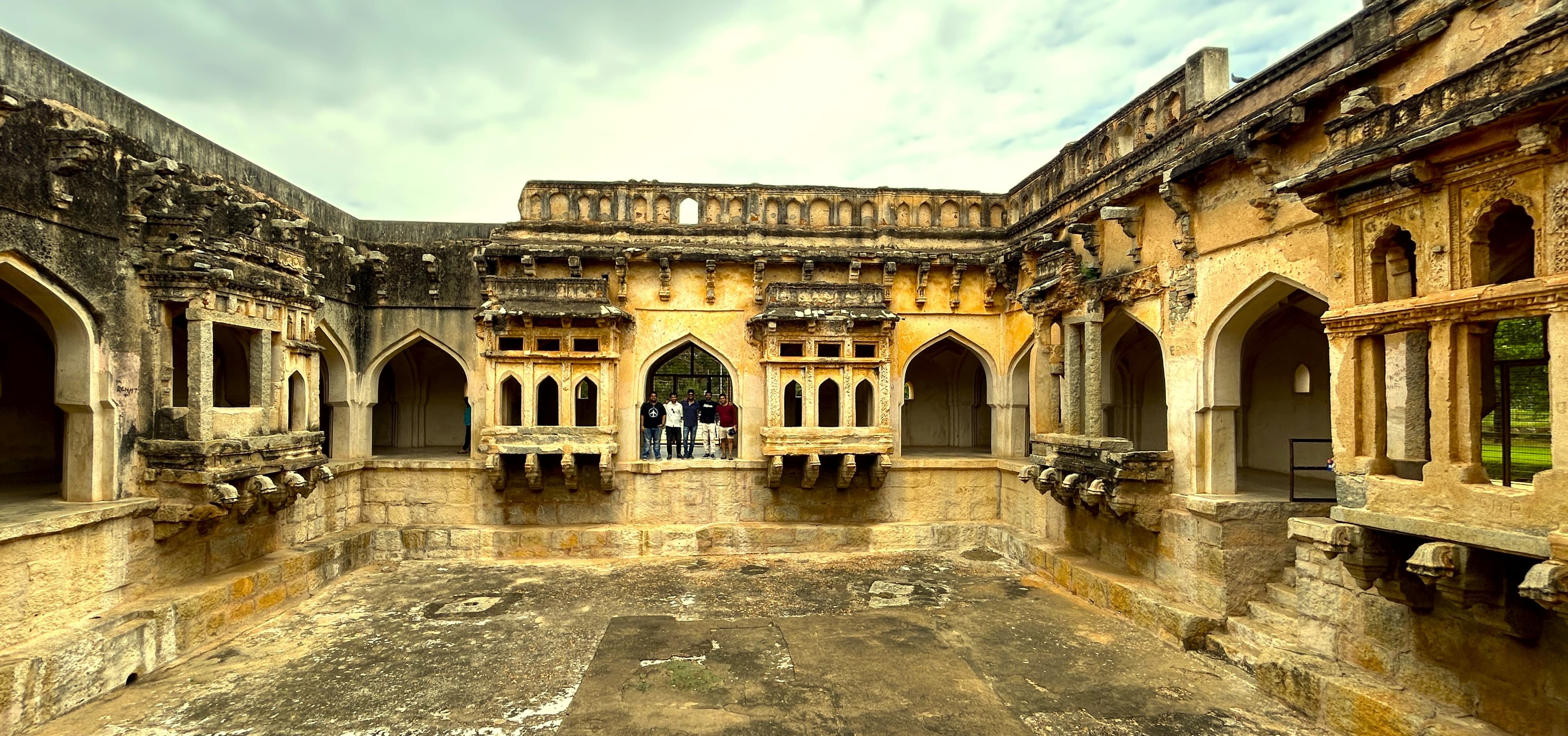 Hampi Tour-Queen's Bathhouse 