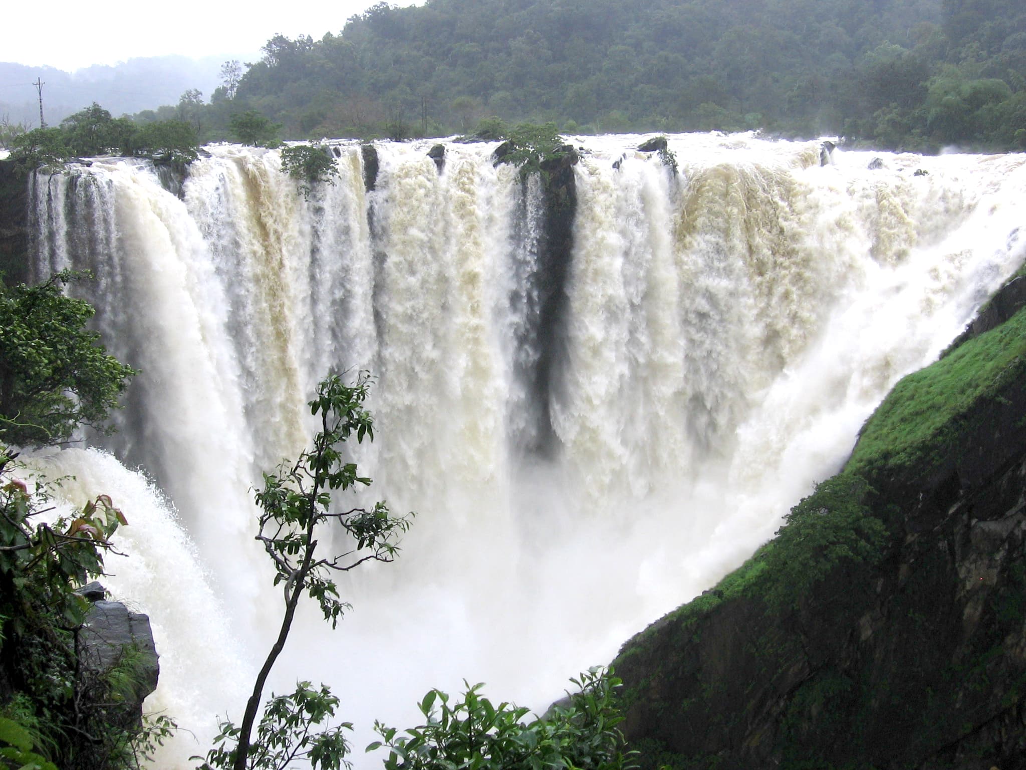 A view of the amazing Jog falls in monsoon