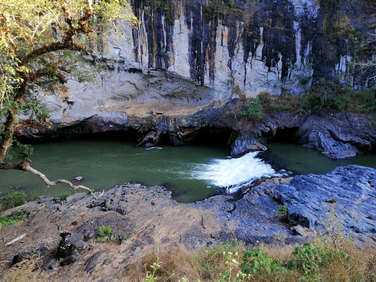 The beautiful Syntheri rock formations