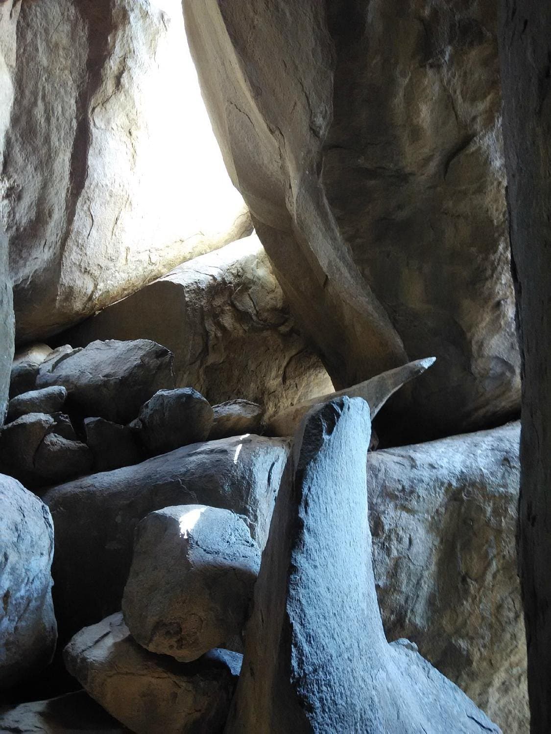 Rock formations on Antara Gange Trek route