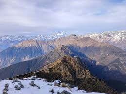 Snow-covered trail in Chopta on the Chandrashila Trek