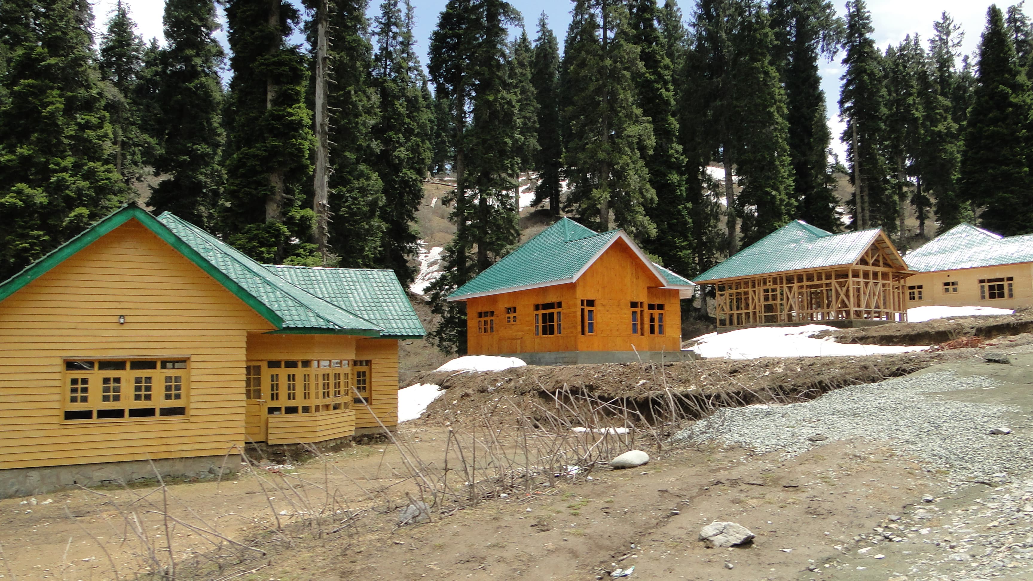 Housing facilities for travlers in Kashmir