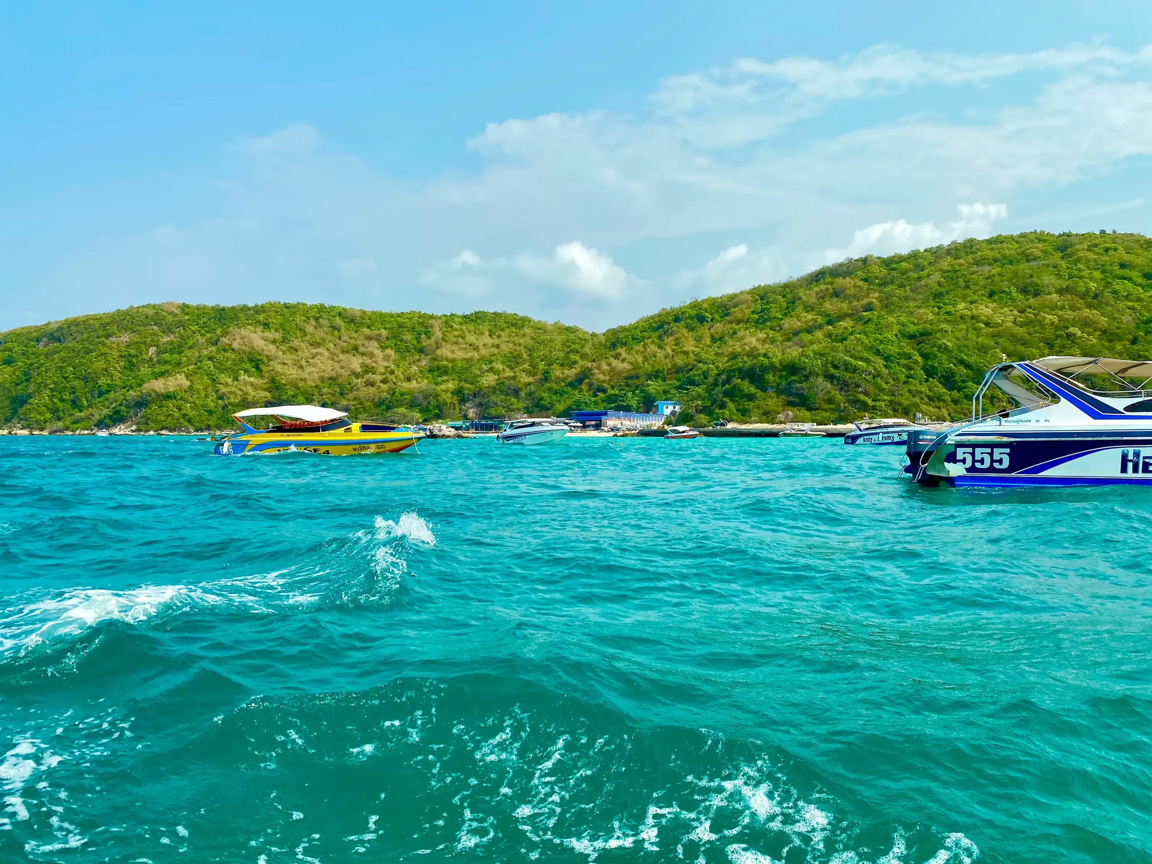 Pattaya tour: Pattaya's Dynamic Cityscape in Captivating Imagery