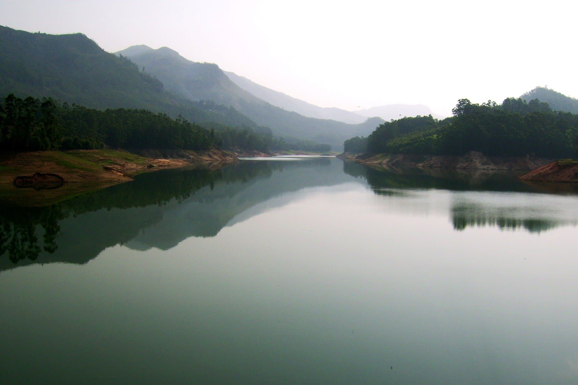 A beautiful lake in Munnar