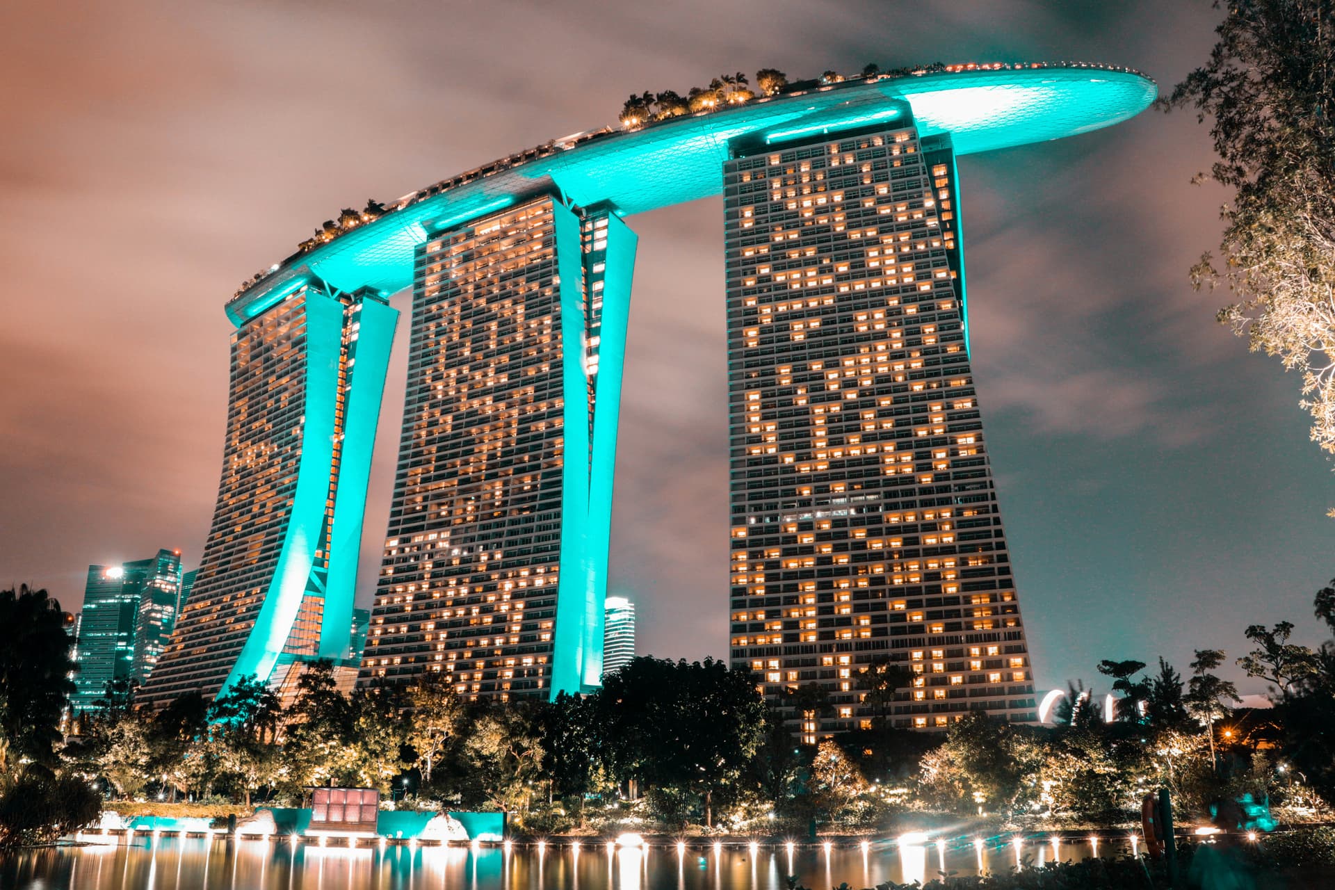 marina bay at night