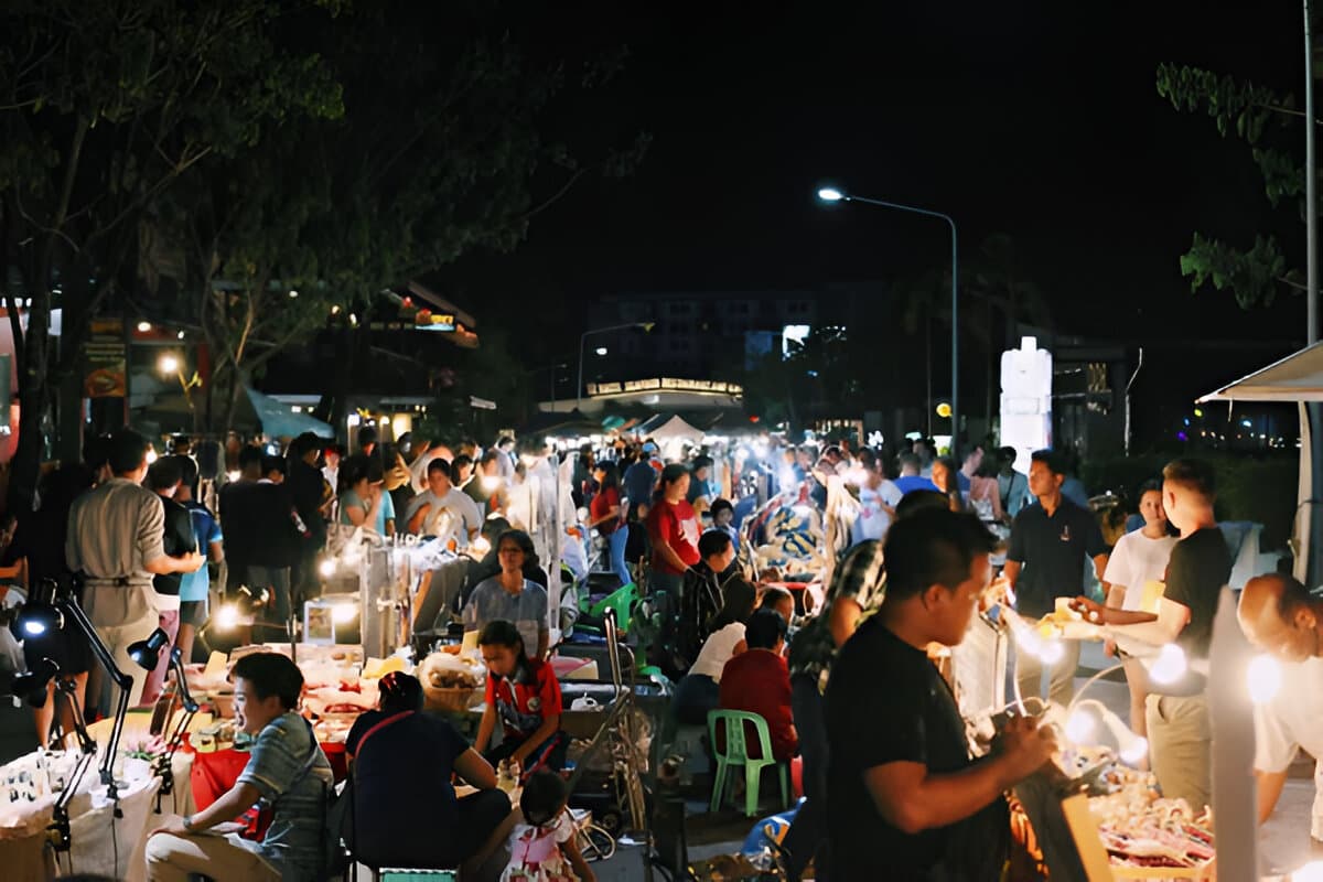 Fun Friday Avenue Market