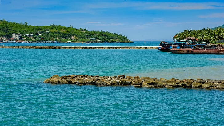 North Bay Islands, Beach and Boats