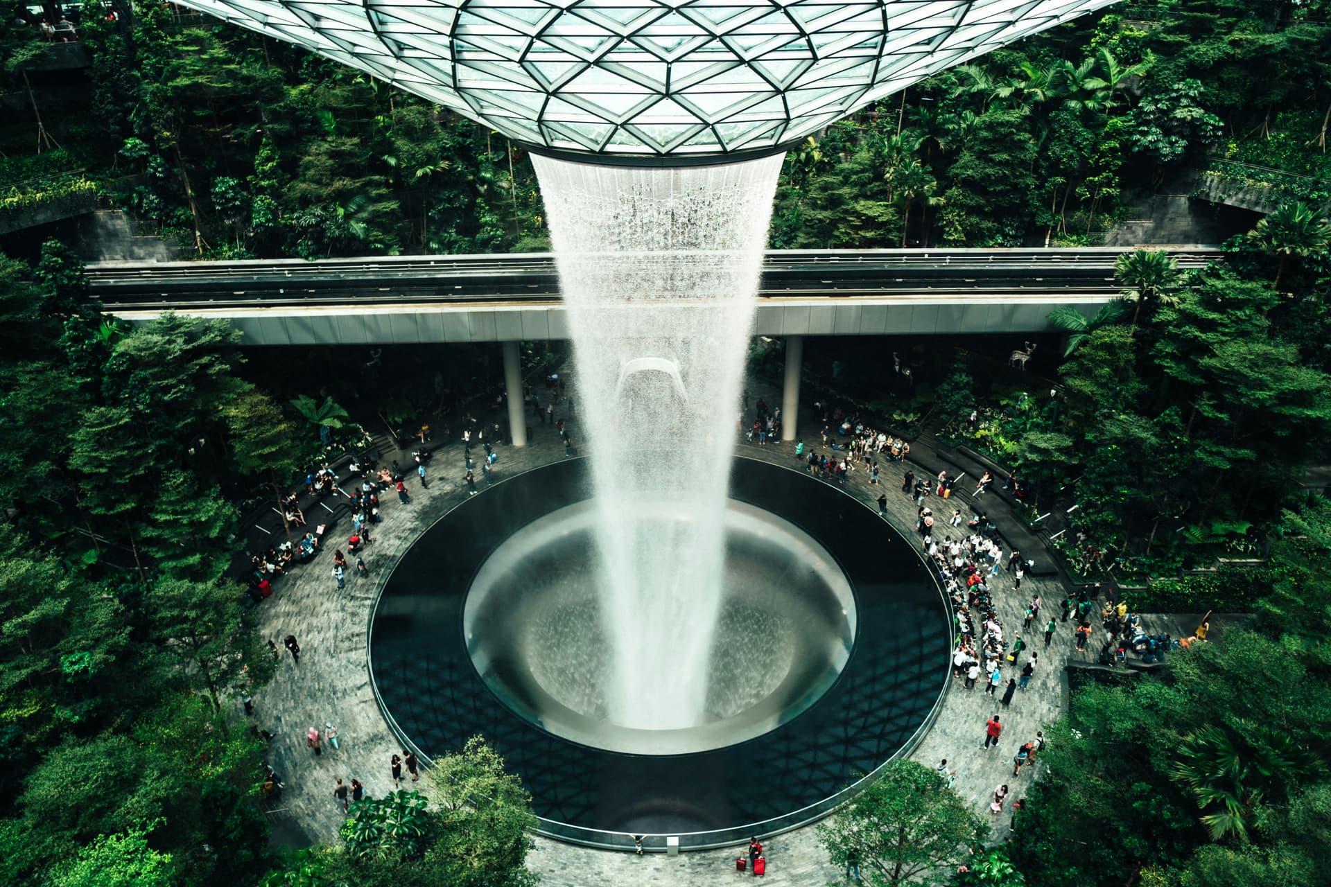 The waterfall at changi airport