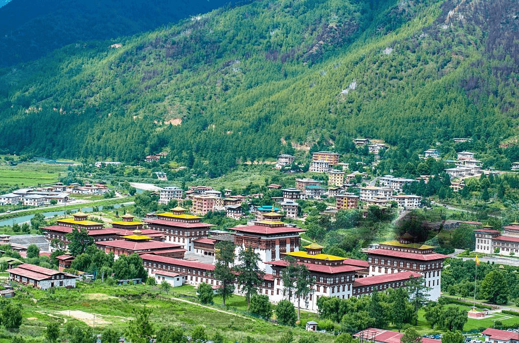 Tashichho Dzong in the Valley