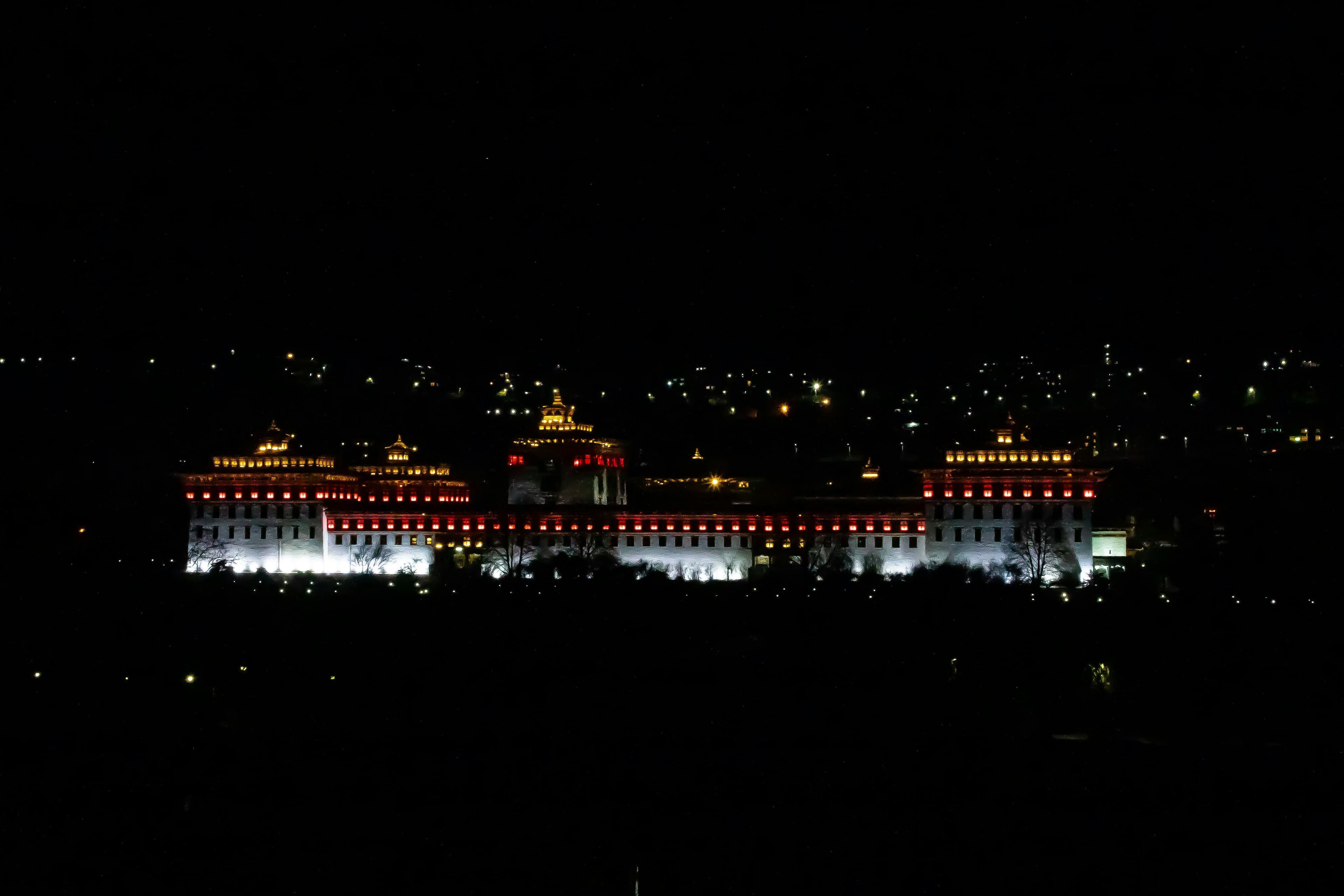 Tashichho Dzong at night