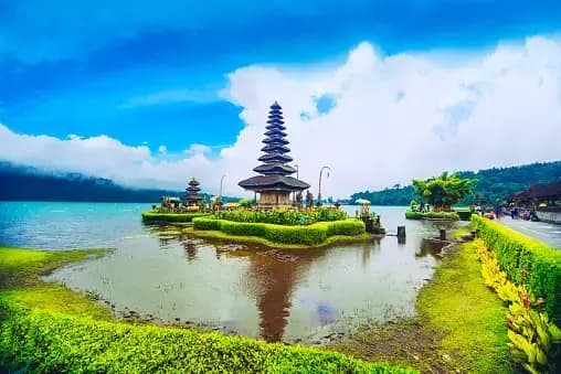 Scenic view of Ulun Danu Beratan