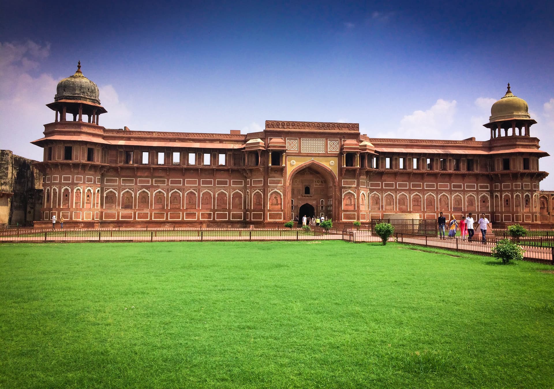 Interior courtyard of Agra Fort