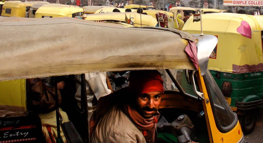 Busy street of Kinari Bazaar