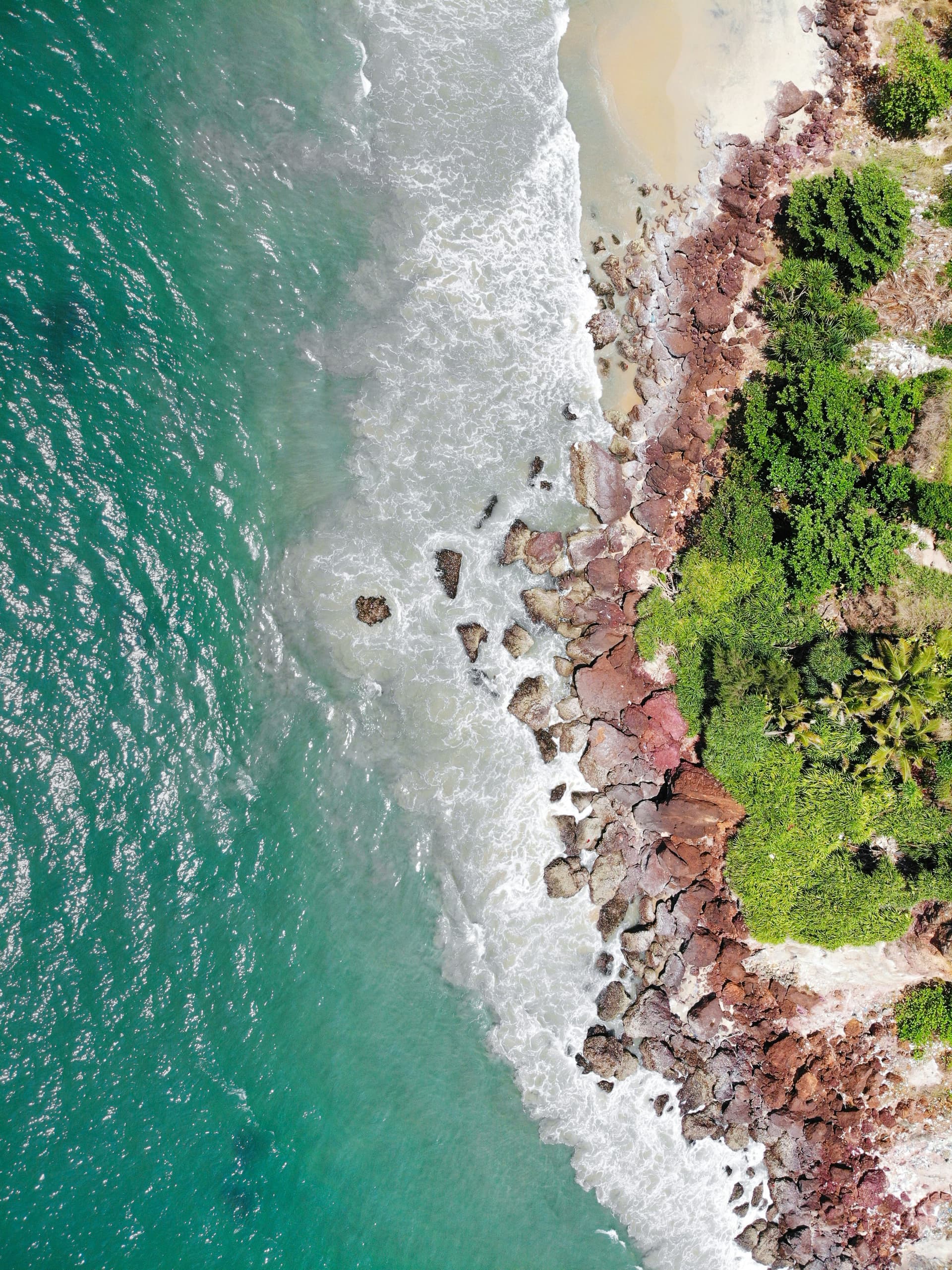 waters of Varkala beach from the varkala cliff