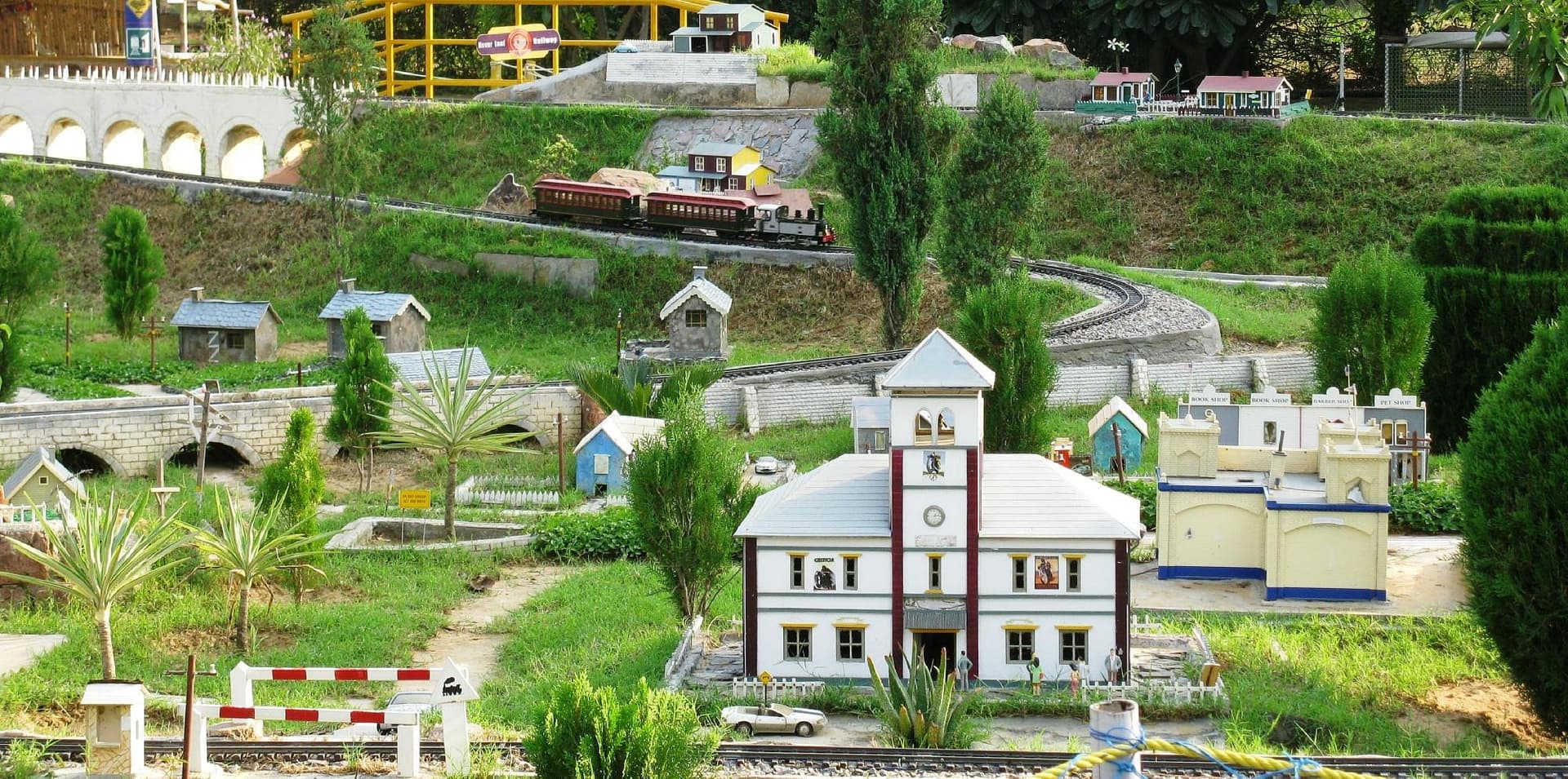 NeverEnuf Garden Railway