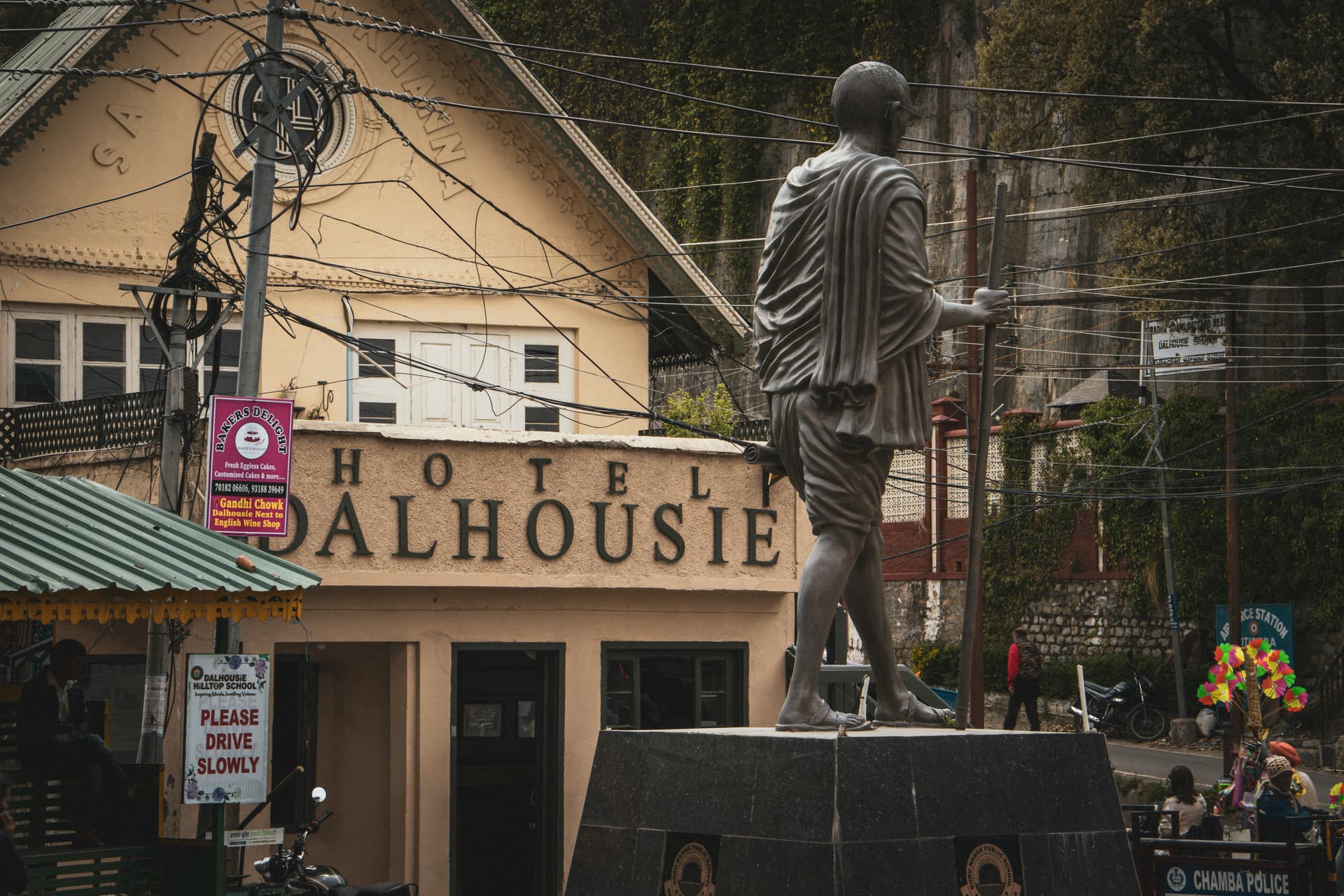 Gandhi Chowk, cafe dalhousie