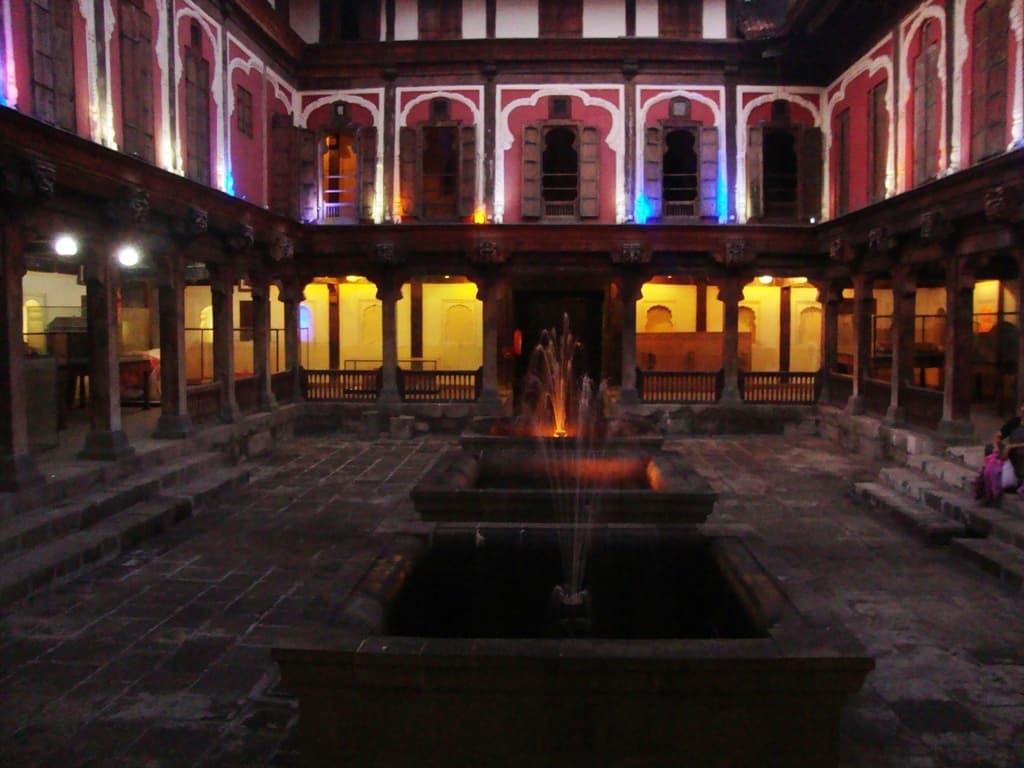 Vishrambaug Wada at night