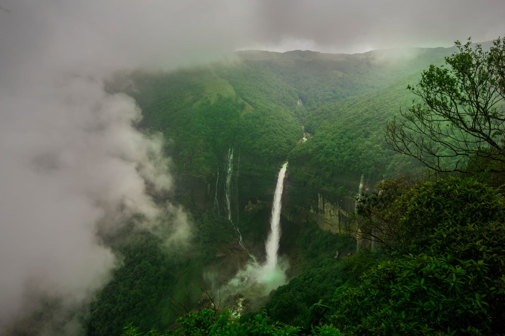 Nohkalikai Falls, Meghalaya
