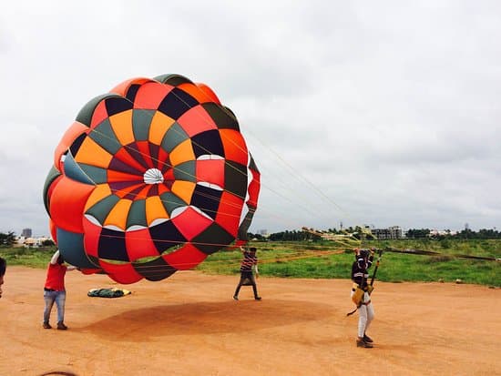 Thrilling parasailing ride in Bangalore
