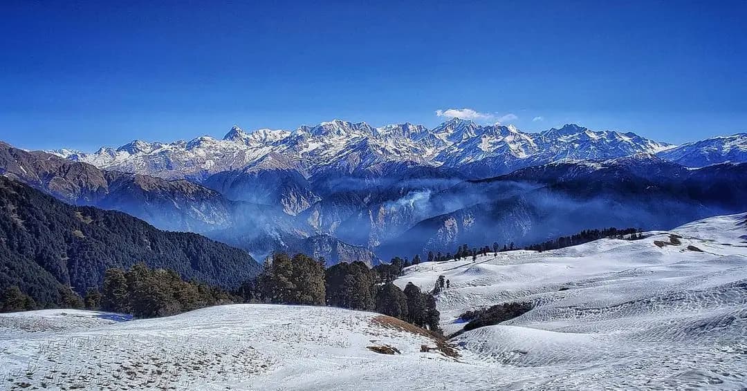Snow-covered trails on the Dayara Bugyal Trek
