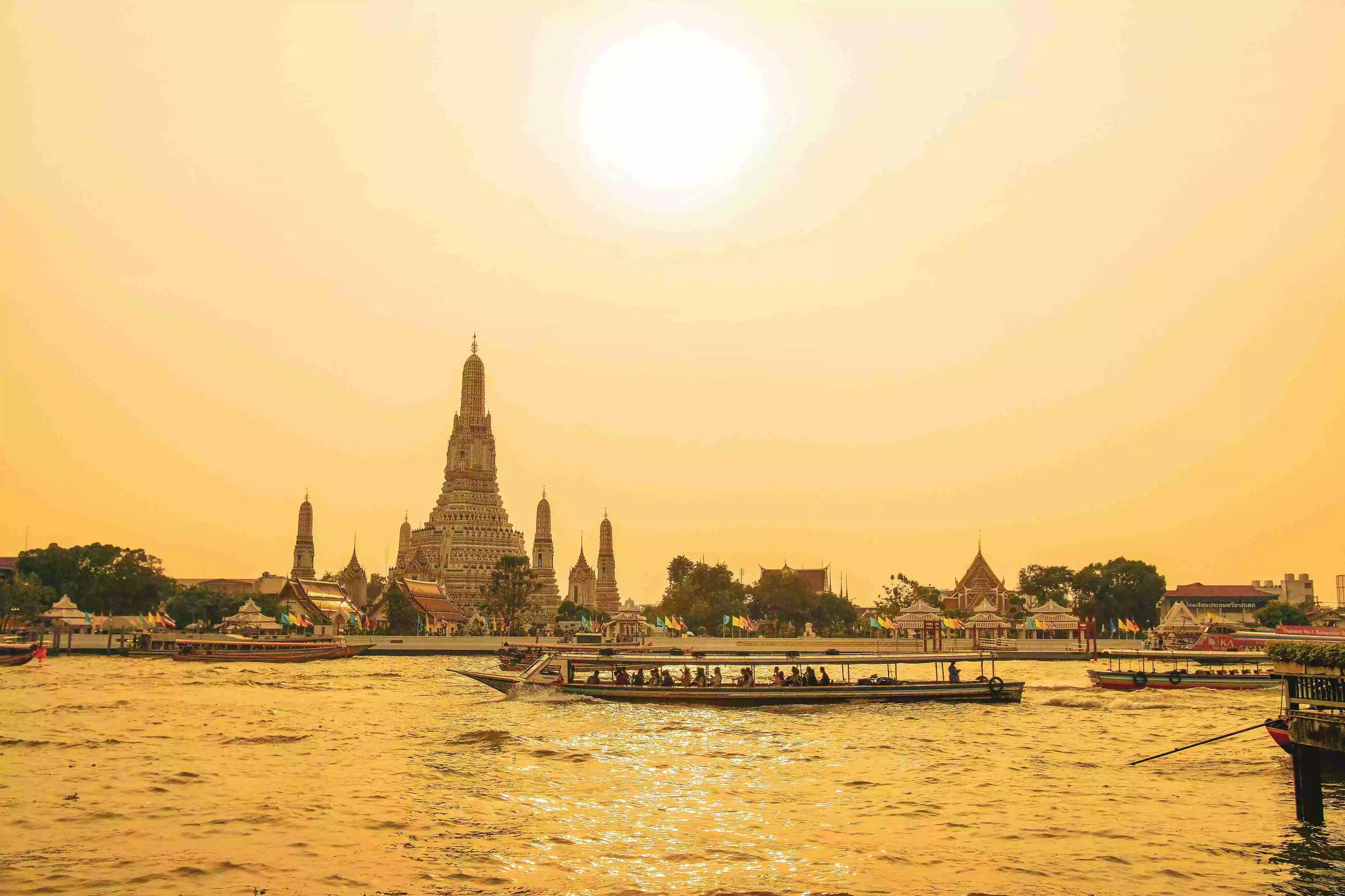 Bangkok Tour: Capturing the Modern Charms of a Bangkok Getaway