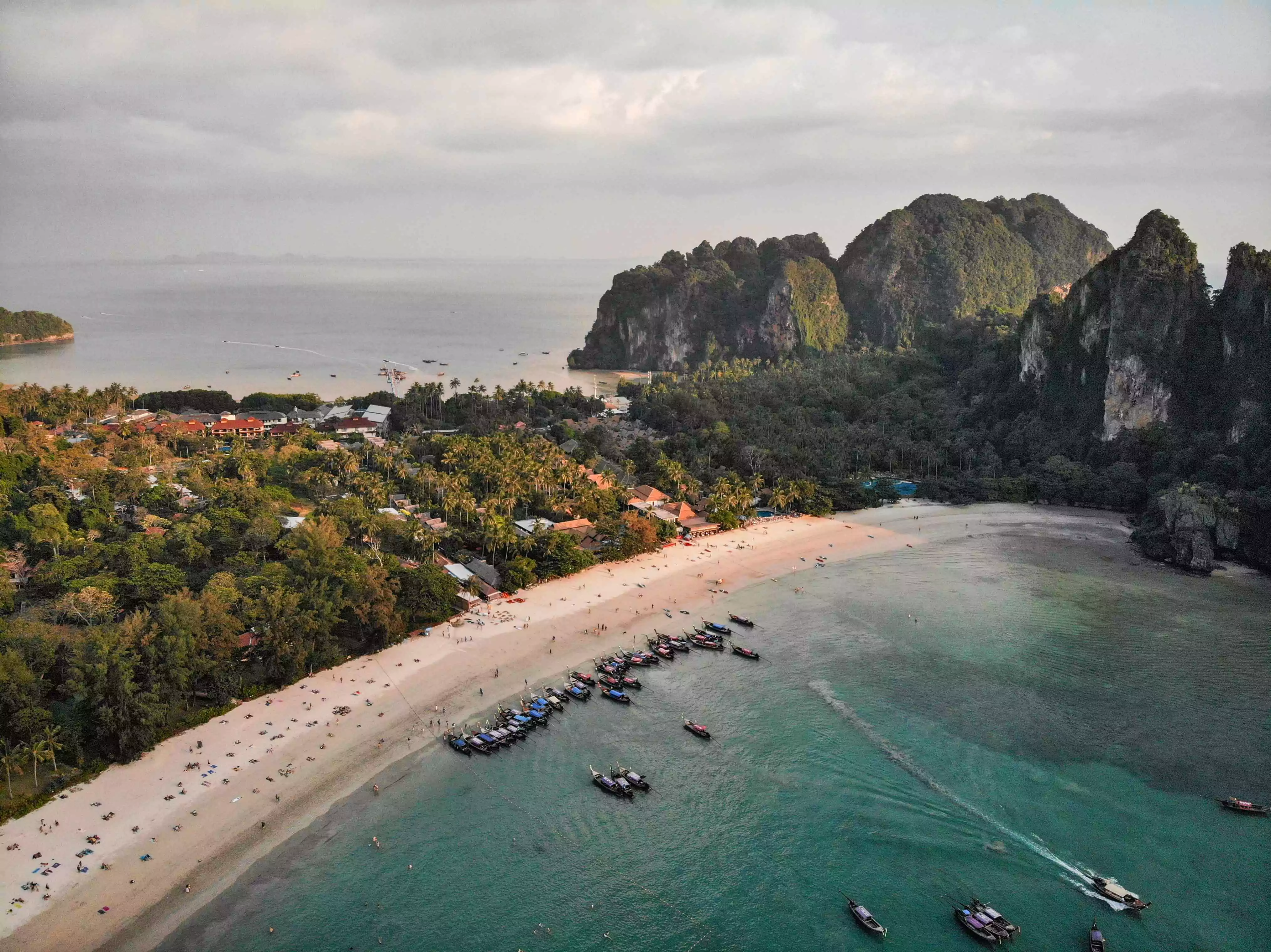 Krabi Tour: Explore the Natural Beauty of Southern Thailand and Thrilling Water Adventures